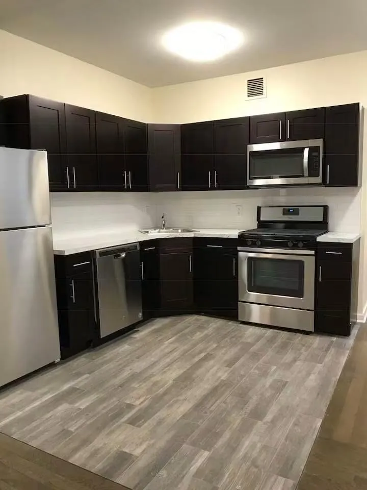 Property and building maintenance in Brooklyn Heights, Brooklyn