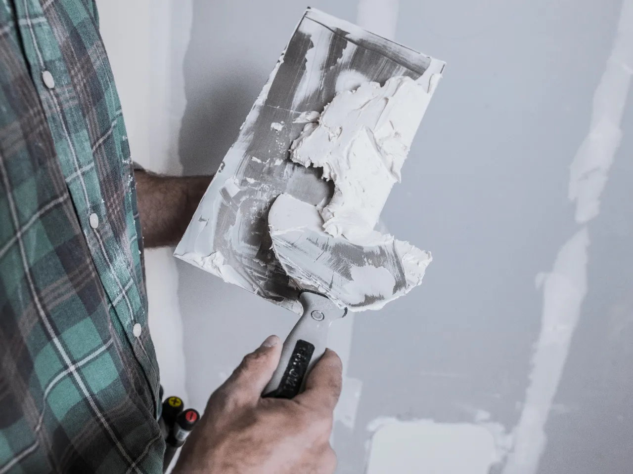 Drywall Repair & Installation crew working in a New York building