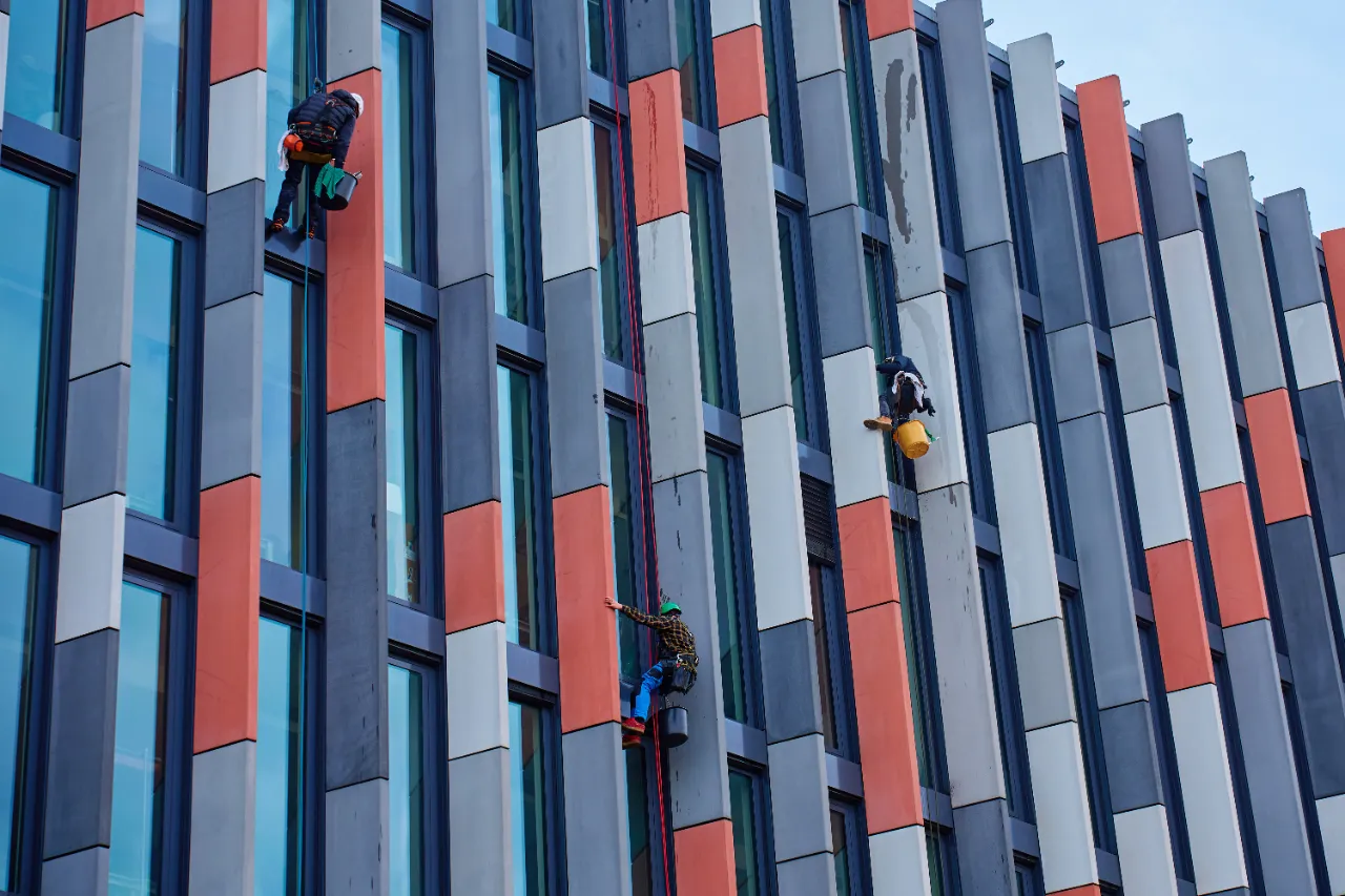 Exterior maintenance on a New York high rise